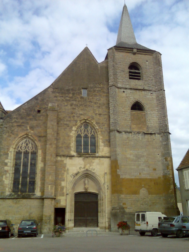 Eglise saint Seine, vitraux magnifiques - Corbigny