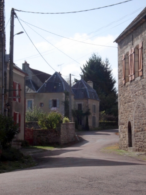 Rue principale du village - Marigny-l'Église