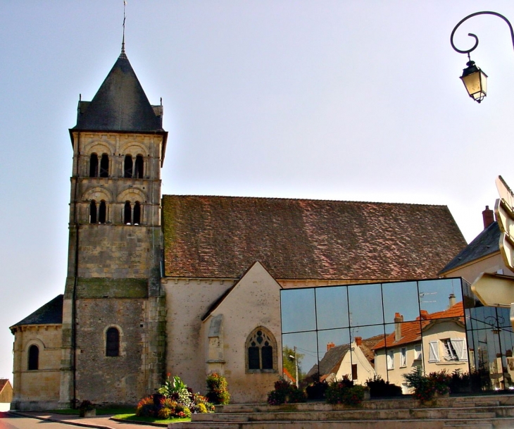 Eglise et place du Village - Marzy