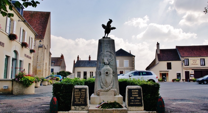 Monument aux Morts - Marzy
