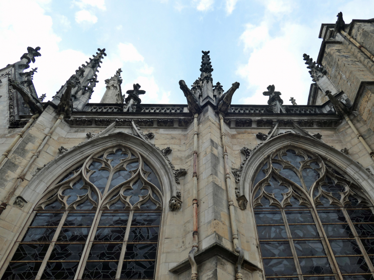 La cathédrale Saint Cyr et Sainte Juilitte : partie gothique - Nevers