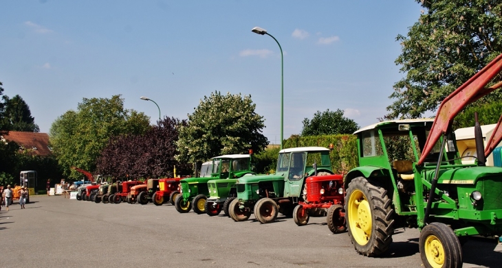 Expo d'anciens Tracteurs  - Pougny