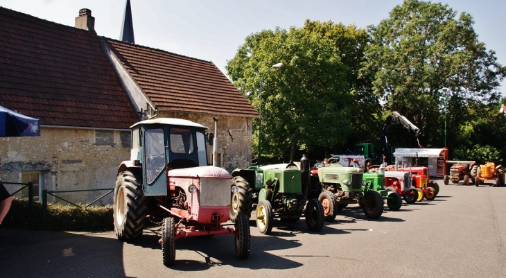 Expo d'anciens Tracteurs  - Pougny