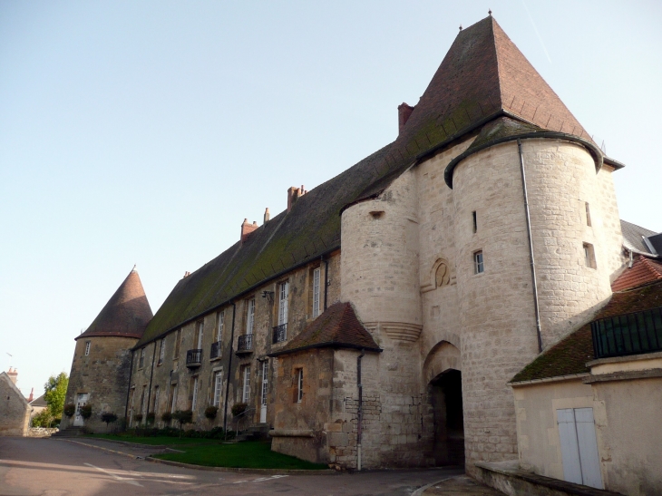 Le chateau des Eveques de nevers - Prémery