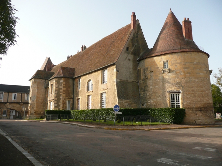 Le chateau des Eveques de Nevers - Prémery