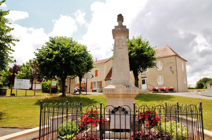 Monument aux Morts - Bourg-le-Comte