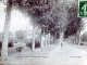Avenue de l'église, vers 1912 (carte postale ancienne).