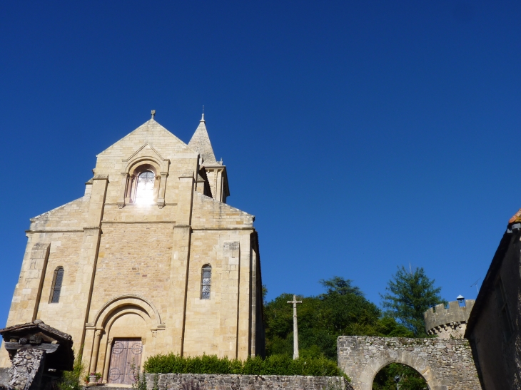 Eglise au ciel - Châteauneuf