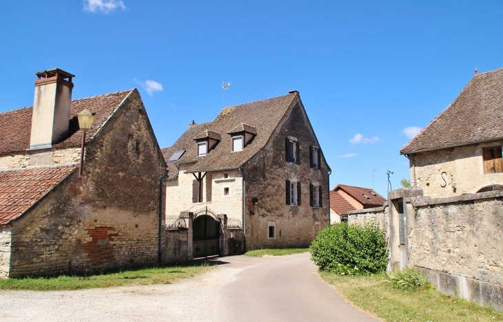 Le Village - Chaudenay