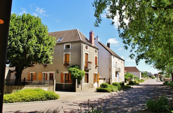 Le Village - Chaudenay