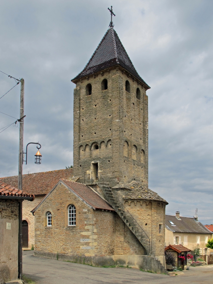 Eglise romane de Donzy-le-Pertuis.