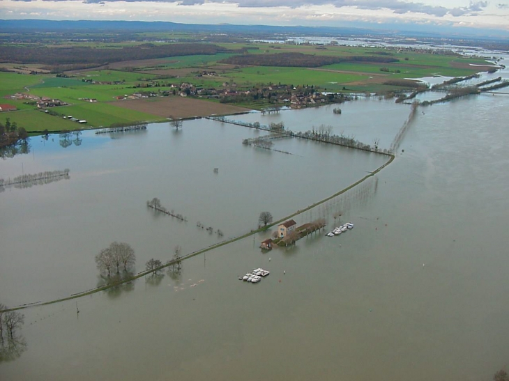 Halte nautique - Inondations 2002 - Gigny-sur-Saône