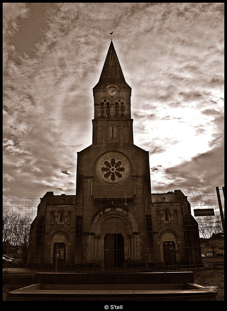 Eglise Saint Maurice (http://stellphotographie.jimdo.com/) - Gueugnon