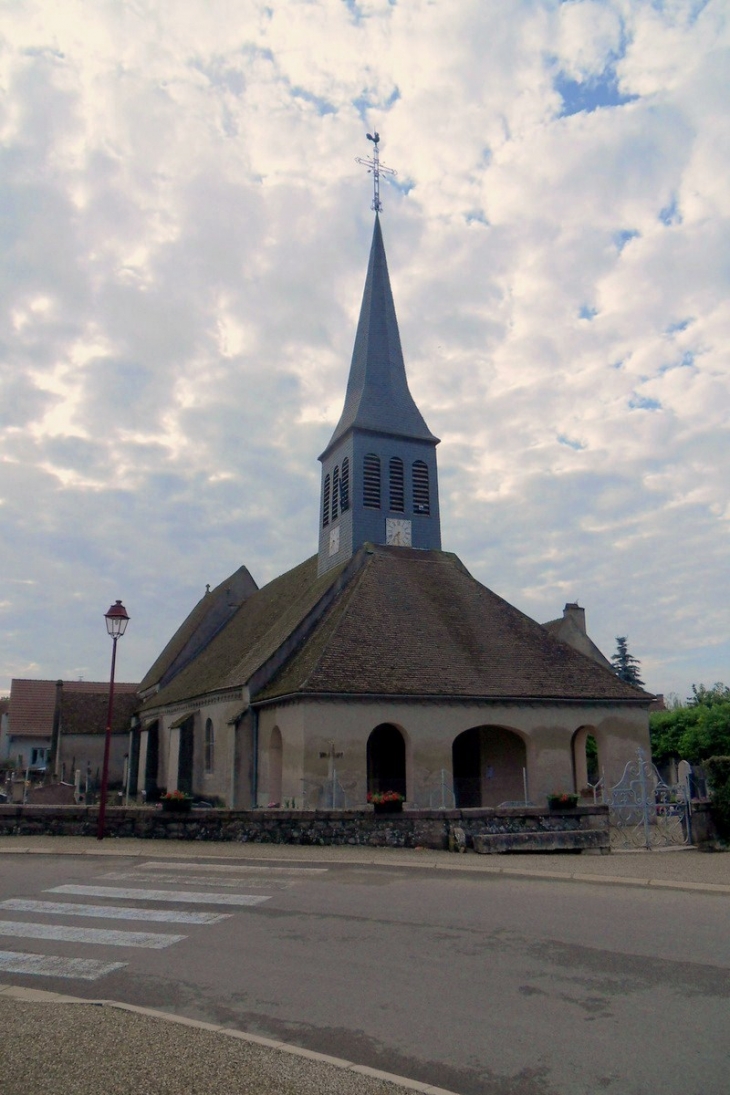 Eglise de Longepierre.