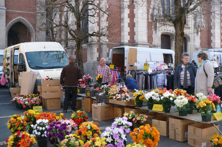 Un des plus beaux marchés de France - Louhans
