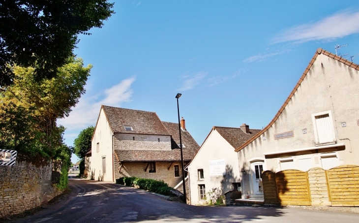 Le Village - Remigny