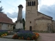 Photo précédente de Saint-Martin-du-Lac l'église et le monument aux morts