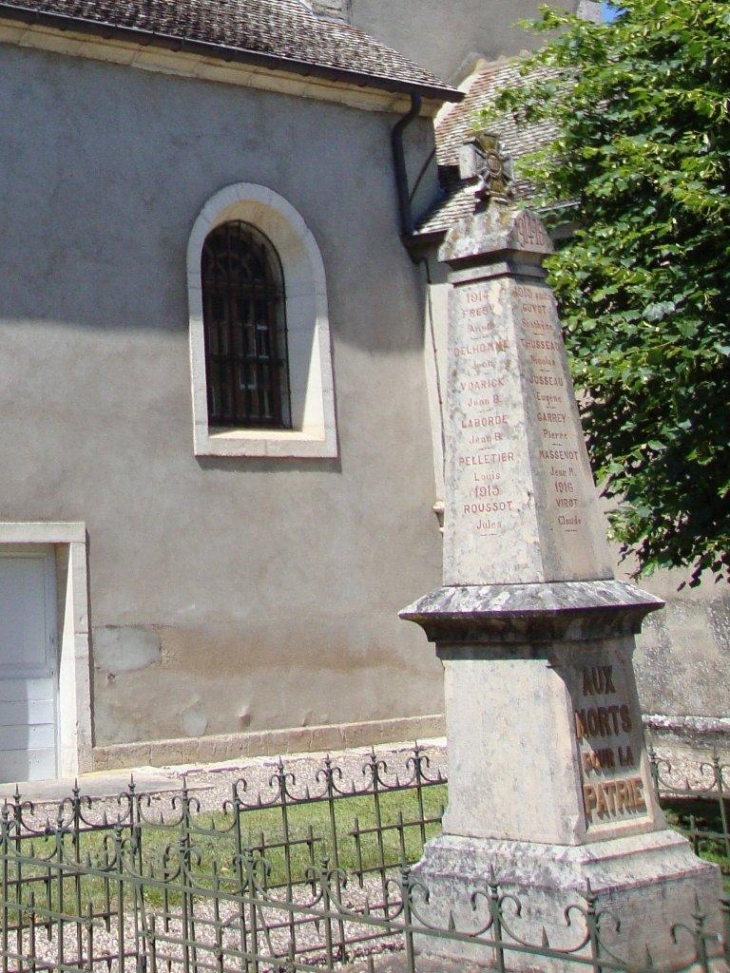 Saint-Martin-sous-Montaigu (71640) monument aux morts