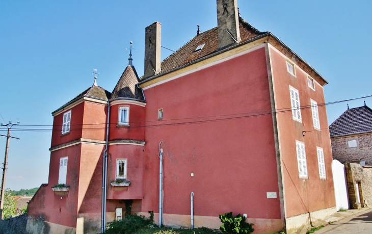 La Commune - Solutré-Pouilly