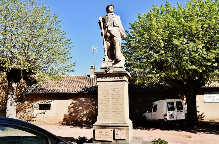Monument-aux-Morts - Solutré-Pouilly