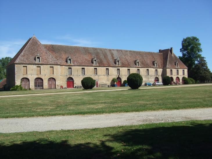 Château de Sully : les anciennes écuries