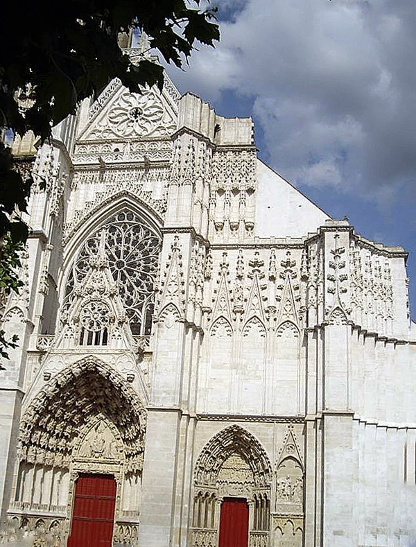 Façade de la cathédrale Saint Etienne - Auxerre