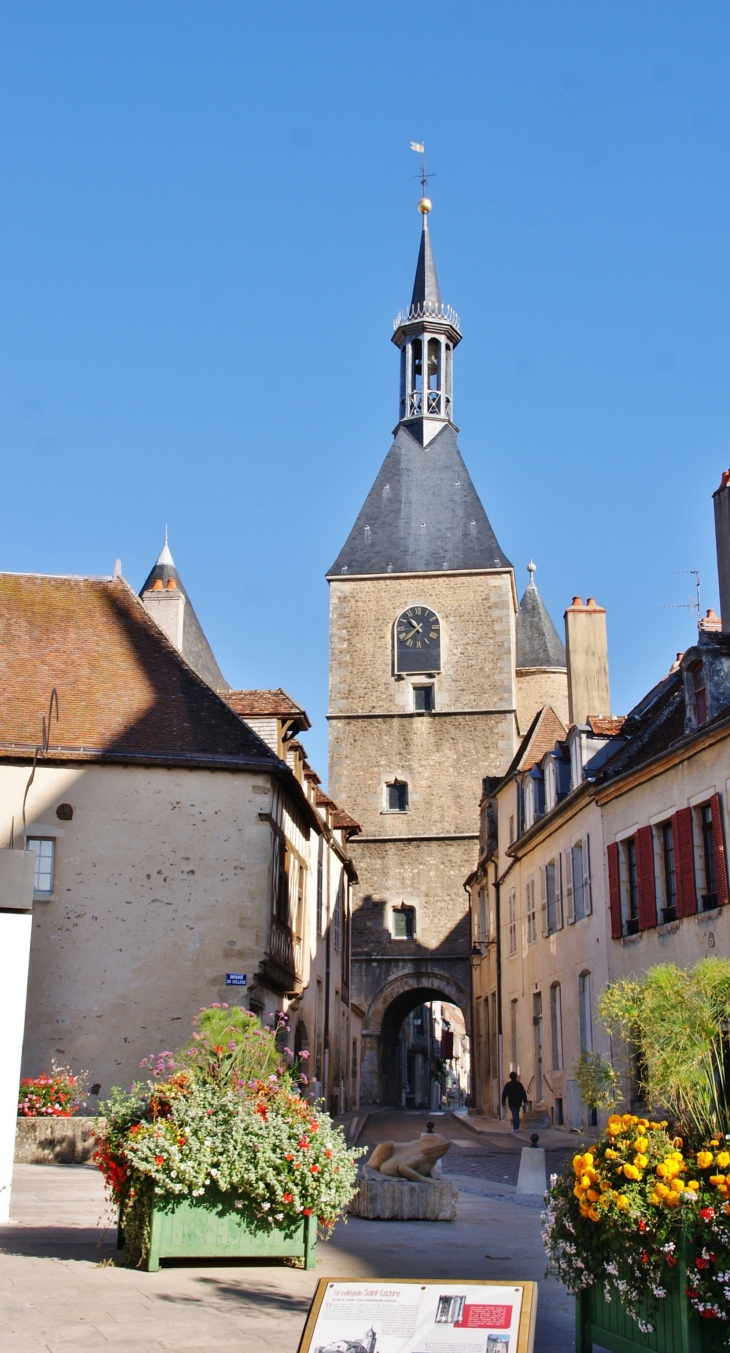 Beffroi ou Tour de l'Horloge 1456 - Avallon
