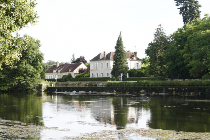 Vue su l'Yonne - Champs-sur-Yonne