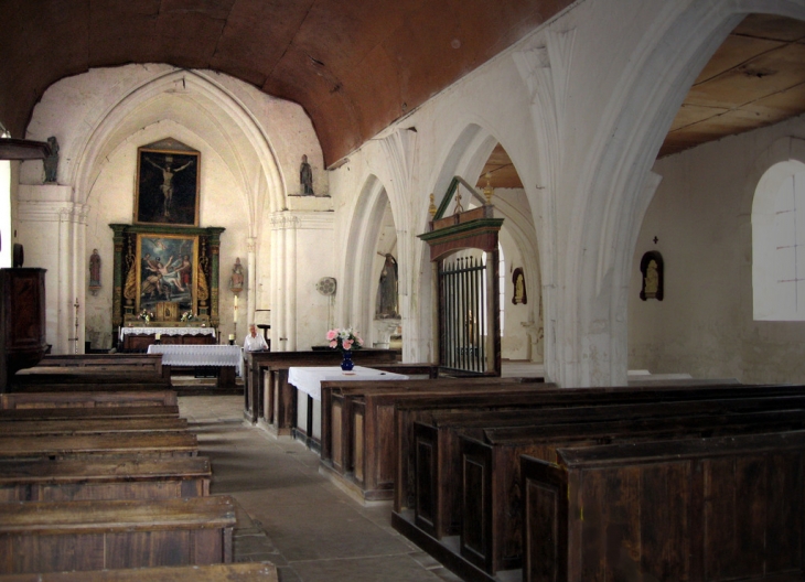 La nef de l'église - Charentenay