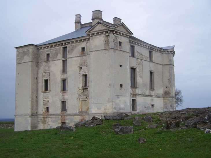 Poilly - Cruzy-le-Châtel