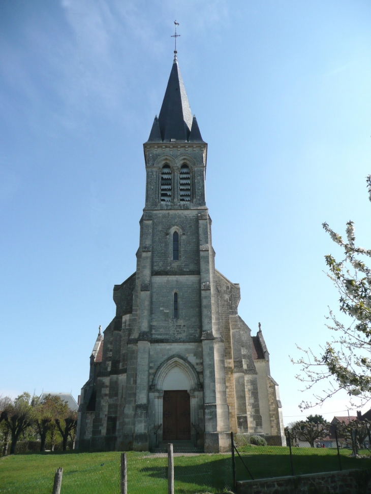 L'église vue rue St Etienne - Égleny
