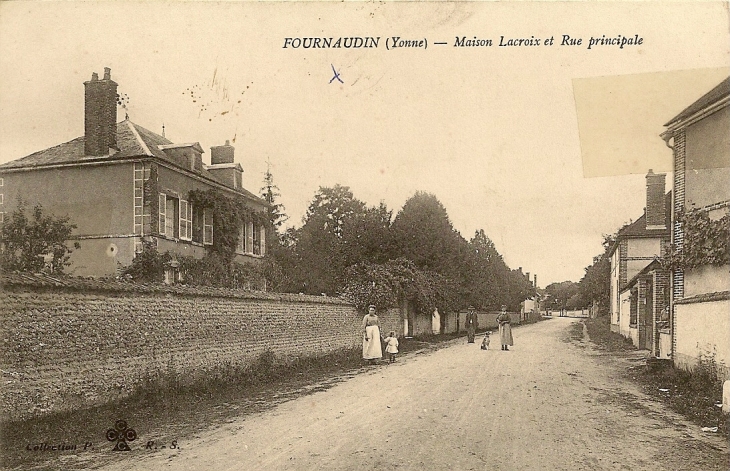 Maison Lacroix et rue principale, carte postale du 6 août 1915. - Fournaudin
