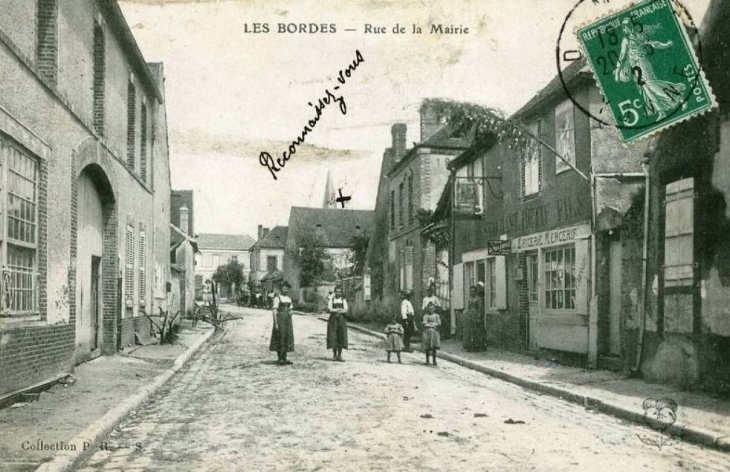 Rue de la Mairie - Les Bordes