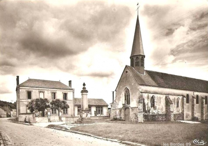 L'église et Mairie - Les Bordes