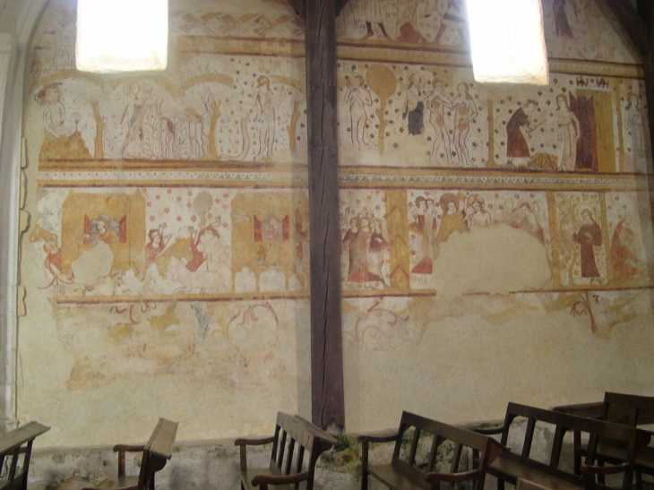 Fresques dans l'église - Moutiers-en-Puisaye
