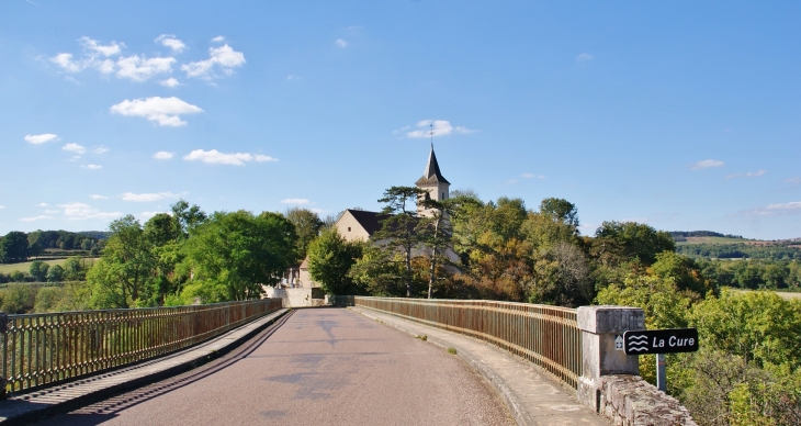 Pont Haut sur la Cure - Pierre-Perthuis