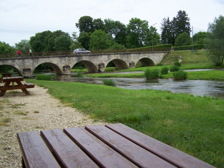 Le pont de poilly - Poilly-sur-Serein
