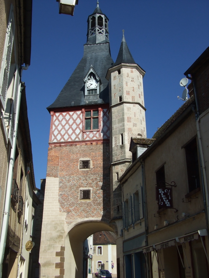 Château de Saint Fargeau : le Beffroi - Saint-Fargeau