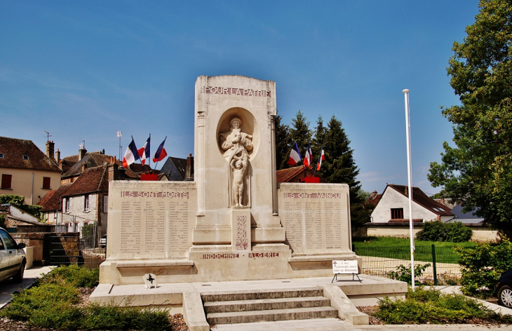 Monument-aux-Morts - Saint-Fargeau