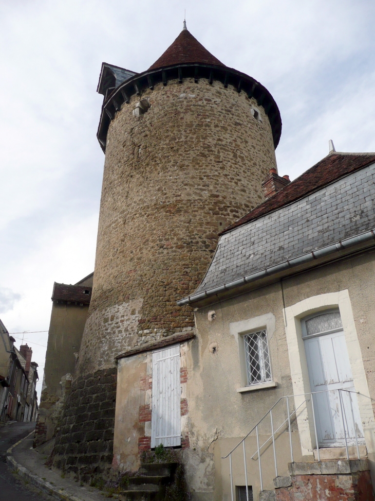 La Tour des Cloches rue du collège - Saint-Florentin