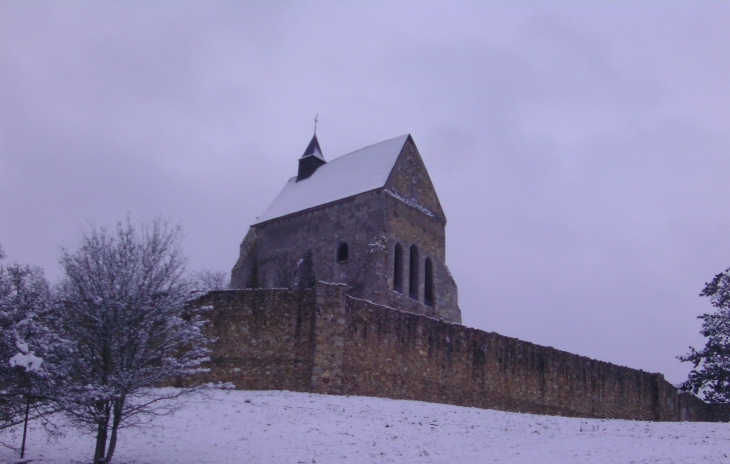 La Chapelle de Vauguillain sous la neige  - Saint-Julien-du-Sault
