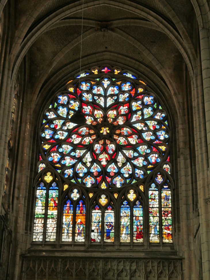 Cathédrale Saint Etienne : transept Nord rosace du Concert Céleste - Sens