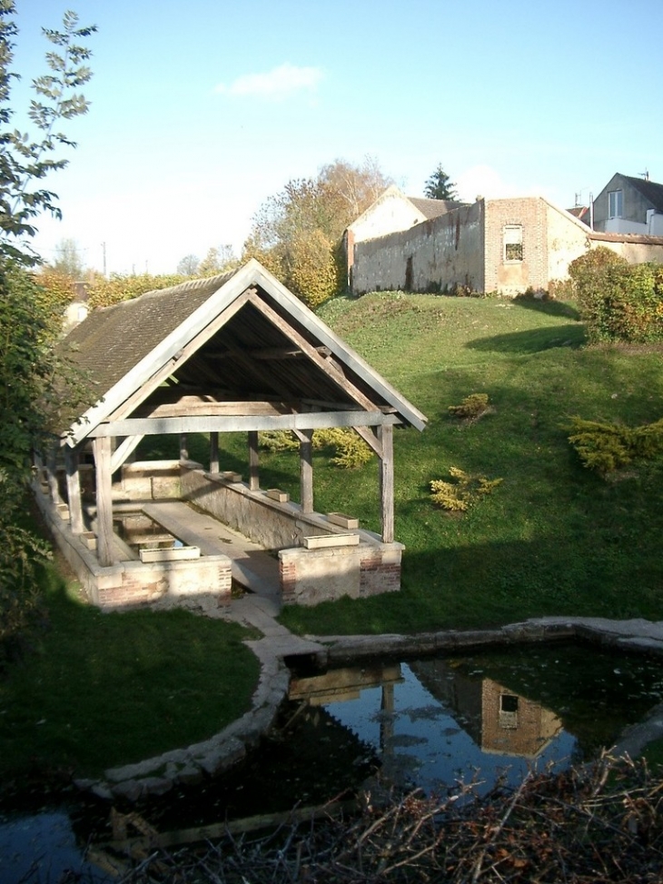 Lavoir - Thorigny-sur-Oreuse