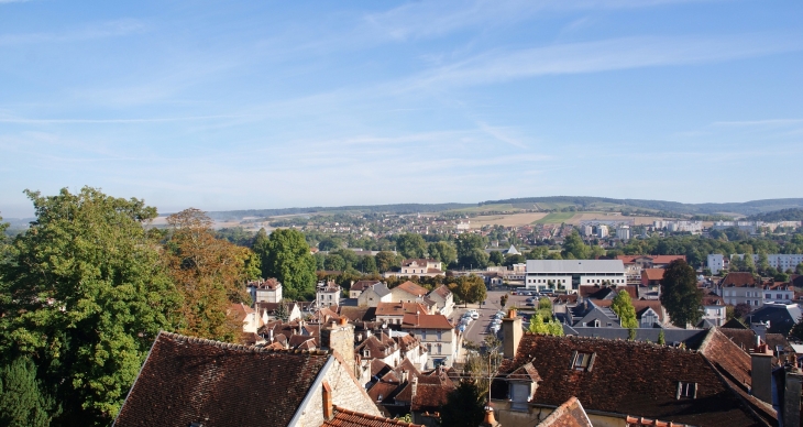 Panorama de Tonnerre vu de l'église Saint-Pierre