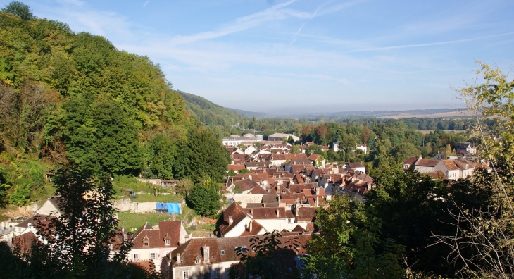 Panorama de Tonnerre vu de l'église Saint-Pierre