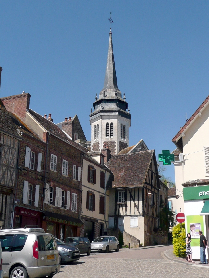 Rue du marché- - Toucy