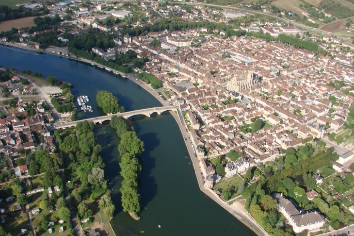Pont et église - Villeneuve-sur-Yonne