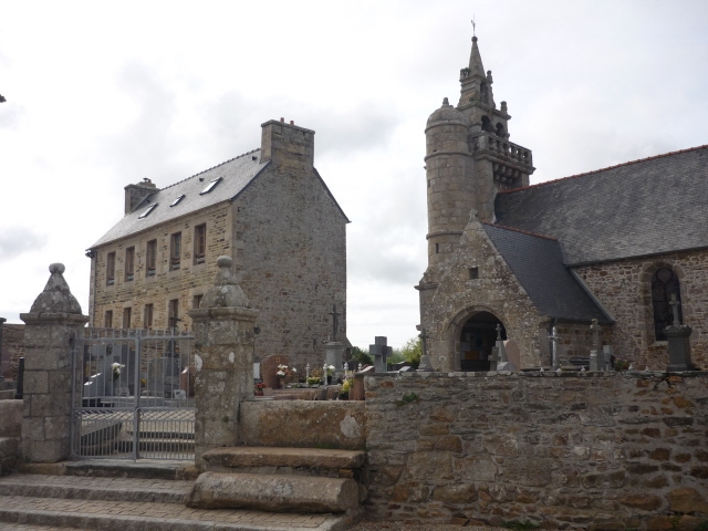 La Mairie et l'Eglise - Coatréven