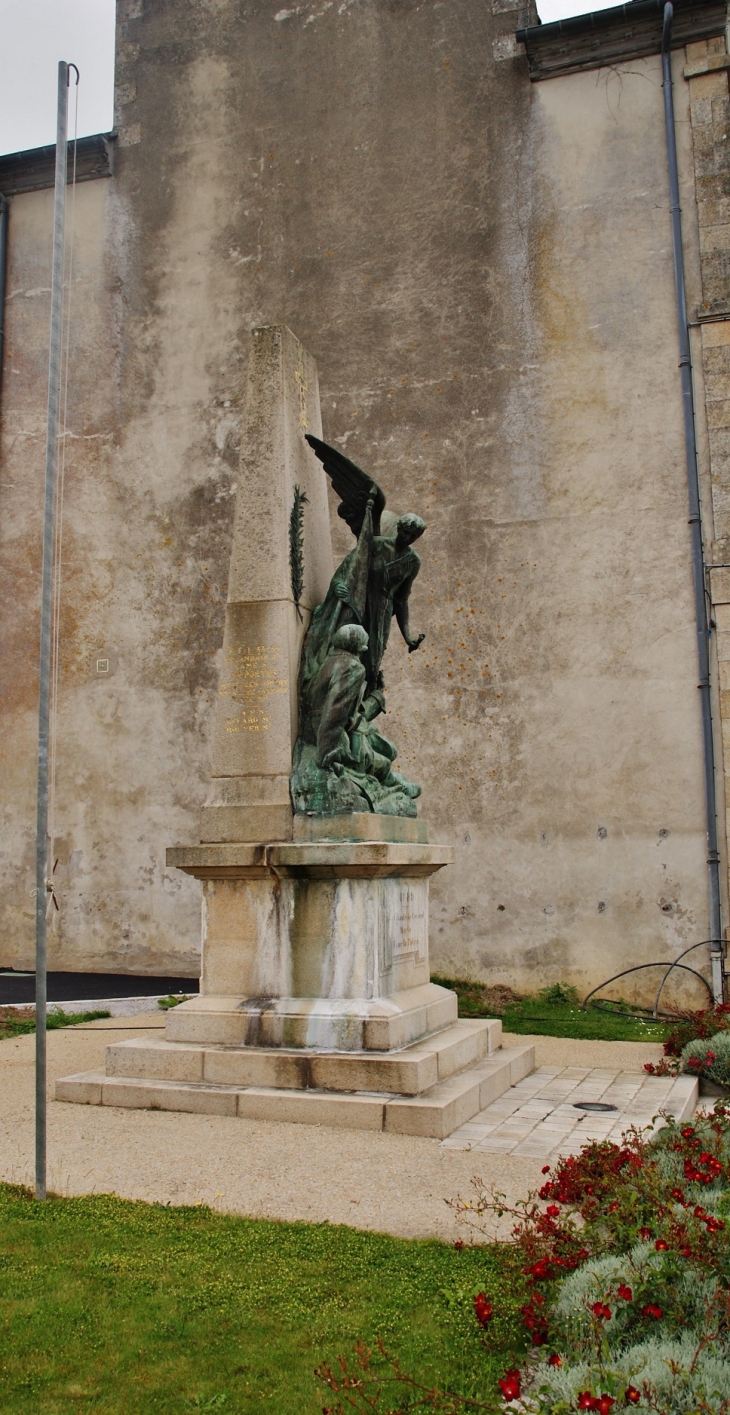Monument aux Morts - Corseul