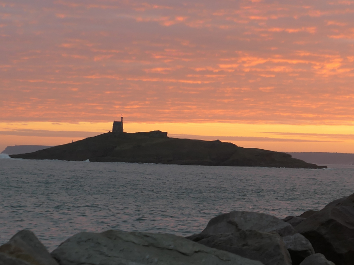 L'îlot Saint Michel au lever du soleil - Erquy